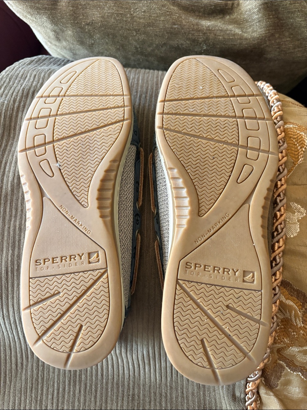 Sperry Topsider women’s Navy Anchor-Print Boat Shoes with Tan Laces worn 3-4 tim - Picture 3 of 3